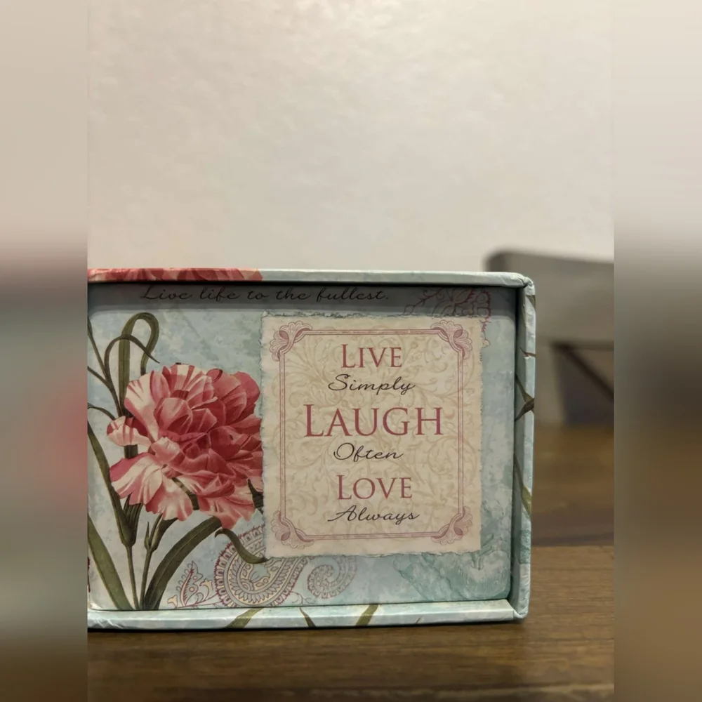Like New! Encouraging Phrases Around A Beautiful Storing Box